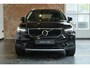 Volvo XC40 T4 Momentum | Dealeronderhouden | Parkeersensoren voor en achter | Navigatie | 20'' lichtmetalen velgen | Harman Kardon Premium Audio | Parkeersensoren voor + achter | Parkeercamera | Navigatie