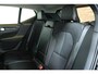 Volvo XC40 T4 Momentum | Dealeronderhouden | Parkeersensoren voor en achter | Navigatie | 20'' lichtmetalen velgen | Harman Kardon Premium Audio | Parkeersensoren voor + achter | Parkeercamera | Navigatie