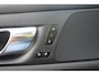 Volvo S60 B3 Automaat R-Design Black Edition Emblemen | Schuif/Kanteldak | Parkeercamera | Parkeerverwarming | BLIS | Parkeersensoren voor + achter | 19'' Lichtmetalen velgen | Adaptive Cruise & Pilot Assist | Stoelverwarming |