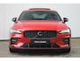Volvo S60 B3 Automaat R-Design Black Edition Emblemen | Schuif/Kanteldak | Parkeercamera | Parkeerverwarming | BLIS | Parkeersensoren voor + achter | 19'' Lichtmetalen velgen | Adaptive Cruise & Pilot Assist | Stoelverwarming |