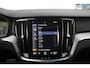 Volvo S60 B3 Automaat R-Design Black Edition Emblemen | Schuif/Kanteldak | Parkeercamera | Parkeerverwarming | BLIS | Parkeersensoren voor + achter | 19'' Lichtmetalen velgen | Adaptive Cruise & Pilot Assist | Stoelverwarming |