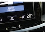 Volvo S60 B3 Automaat R-Design Black Edition Emblemen | Schuif/Kanteldak | Parkeercamera | Parkeerverwarming | BLIS | Parkeersensoren voor + achter | 19'' Lichtmetalen velgen | Adaptive Cruise & Pilot Assist | Stoelverwarming |
