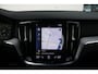 Volvo S60 B3 Automaat R-Design Black Edition Emblemen | Schuif/Kanteldak | Parkeercamera | Parkeerverwarming | BLIS | Parkeersensoren voor + achter | 19'' Lichtmetalen velgen | Adaptive Cruise & Pilot Assist | Stoelverwarming |