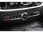 Volvo S60 B3 Automaat R-Design Black Edition Emblemen | Schuif/Kanteldak | Parkeercamera | Parkeerverwarming | BLIS | Parkeersensoren voor + achter | 19'' Lichtmetalen velgen | Adaptive Cruise & Pilot Assist | Stoelverwarming |
