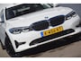 BMW 3-Serie 330e eDrive Edition PREMIUM AUDIO/DAB/LEDEREN BEKLEDING/ 19'' breedset 1199 euro meerprijs!