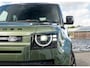 Land Rover Defender 110 P300e 110 X-Dynamic HSE | Full Options | Woolstone Green | 6-persoons | 22" Urban WX-2 velgen |