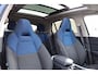 Lynk & Co 01 1.5 Panoramadak/360° Camera/Keyless/Lane assist/Adaptive cruise control/Apple carplay/Climate control/Stoelverwarming/Dodehoek detectie/Elektrisch sluitende achterklep/Elektrisch verstelbare stoel met geheugen