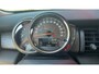 MINI Cooper Mini 1.5 Chili Serious Business | Achteruitrijcamera | Afwijkende dakkleur | Bluetooth telefoonvoorbereiding