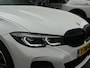 BMW 3-Serie Touring 330e xDrive Business Edition Plus Pano /  HUD / ECC  / 360 Camera
