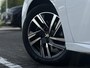 Peugeot 208 1.2 PureTech Allure Pack | Stoelverwarming | Keyless Entry/Start | Parkeercamera/-sensoren | DAB | Apple CarPlay/Android Auto | Climate Control | Cruise Control | Dealer Onderhouden |