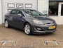 Opel Astra 1.4 Turbo Cosmo Nieuwe koppeling en 4 season banden