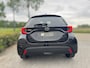 Toyota Yaris 1.5 VVT-i First Edition LED / CARPLAY / STOELVERW. / CAMERA / LANE ASSIST / CRUISE CONTROL / DEALER OND.