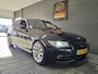 BMW 3-Serie 320i High Executive |CARPLAY|CAMERA|XENON|TREKHAAK