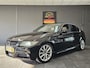 BMW 3-Serie 320i High Executive |CARPLAY|CAMERA|XENON|TREKHAAK