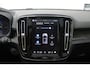 Volvo XC40 Single Motor Extended Range Ultimate 82 kWh | Pixel LED Koplampen | Adaptive Cruise & Pilot Assist | Premium Harman/Kardon Audio | Panoramisch Schuif-/Kanteldak | Power Seats incl. Memory | Stoel & Stuurverwarming | Warmtepomp |