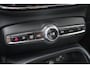 Volvo XC40 Single Motor Extended Range Ultimate 82 kWh | Pixel LED Koplampen | Adaptive Cruise & Pilot Assist | Premium Harman/Kardon Audio | Panoramisch Schuif-/Kanteldak | Power Seats incl. Memory | Stoel & Stuurverwarming | Warmtepomp |