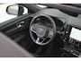 Volvo XC40 Single Motor Extended Range Ultimate 82 kWh | Pixel LED Koplampen | Adaptive Cruise & Pilot Assist | Premium Harman/Kardon Audio | Panoramisch Schuif-/Kanteldak | Power Seats incl. Memory | Stoel & Stuurverwarming | Warmtepomp |