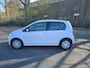 Volkswagen Up! 1.0 high up! SUPER LEUKE EN TOP ONDER HOUDEN AUTO EN ZEKER GOEDKOOP