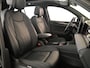 Volkswagen Tiguan 1.5 eHybrid R-Line Edition 272 pk Automaat (DSG) | Verlengde garantie | Navigatie | Panoramadak | Trekhaak (wegklapbaar) | Stoelverwarming v/a | Black Style pakket | R-Line |