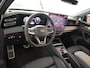 Volkswagen Tiguan 1.5 eHybrid R-Line Edition 272 pk Automaat (DSG) | Verlengde garantie | Navigatie | Panoramadak | Trekhaak (wegklapbaar) | Stoelverwarming v/a | Black Style pakket | R-Line |