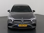Mercedes-Benz A-klasse 250 e AMG Line | Night | Panoramadak | Multibeam | Stoelverwarming | Sfeerverlichting | Widescreen |