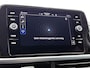 Volkswagen T-Roc 1.0 Life 110pk | Navigatie | Airco | Adaptieve Cruise Control | Camera | 16"LMV | LED | Draadloze Telefoonlader | Apple Carplay/Android Auto |
