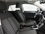 Volkswagen T-Roc 1.0 Life 110pk | Navigatie | Airco | Adaptieve Cruise Control | Camera | 16"LMV | LED | Draadloze Telefoonlader | Apple Carplay/Android Auto |