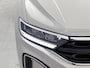 Volkswagen T-Roc 1.0 Life 110pk | Navigatie | Airco | Adaptieve Cruise Control | Camera | 16"LMV | LED | Draadloze Telefoonlader | Apple Carplay/Android Auto |