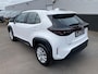Toyota Yaris Cross 1.5 Hybrid Active edition Draadloze telefoonlader, parkeersensoren v&a, achteruitrij camera, navigatie middels Apple Carplay/Android Auto