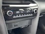 Toyota Yaris Cross 1.5 Hybrid Active edition Draadloze telefoonlader, parkeersensoren v&a, achteruitrij camera, navigatie middels Apple Carplay/Android Auto