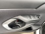 Toyota Yaris Cross 1.5 Hybrid Active edition Draadloze telefoonlader, parkeersensoren v&a, achteruitrij camera, navigatie middels Apple Carplay/Android Auto