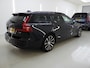 Volvo V60 T6 Plug-in hybrid AWD Ultra Dark | Panoramadak | Adaptieve LED | Trekhaak | Harman/Kardon | Adaptieve Cruise | Stoelverwarming |