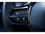 Peugeot e-2008 EV 54KWH GT AUTOMAAT / NAVI / CLIMA / CAMERA V+A / 17"LMV / KEYLESS / FULL-LED / PDC / ADAPT. CRUISECONTROL / 1E EIGENAAR / SCHITTERENDE STAAT !!