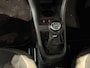 Volkswagen Up! 1.0 60pk BMT High UP! · Cruise Control · P-Sensoren · 15"Velgen · Airco · Telefoonhouder · Mistlampen · Elek. Verstel- + Verwarmbare Spiegels ·