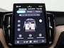 Volvo XC60 2.0 T8 Plug-in hybrid AWD Ultra Dark Exec. Ed. Panoramadak, Trekhaak, 22" LM Velgen, Bowers & Wilkins, Luchtvering, Head-Up Display, Side Assist, Keyless