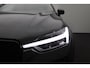 Volvo XC60 2.0 T8 Plug-in hybrid AWD Ultra Dark Exec. Ed. Panoramadak, Trekhaak, 22" LM Velgen, Bowers & Wilkins, Luchtvering, Head-Up Display, Side Assist, Keyless