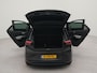 Volkswagen ID.3 First Plus 58 kWh incl afneembare trekhaak | SoH 92,9 % | Afneembare trekhaak | Apple Carplay | Navigatie | Voorstoelen verwarmd | Achteruitrij camera | Parkeersensoren voor en achter | Navigatie | Spraakbediening | Stuur verwarmd | W