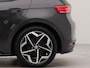 Volkswagen ID.3 First Plus 58 kWh incl afneembare trekhaak | SoH 92,9 % | Afneembare trekhaak | Apple Carplay | Navigatie | Voorstoelen verwarmd | Achteruitrij camera | Parkeersensoren voor en achter | Navigatie | Spraakbediening | Stuur verwarmd | W