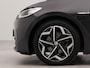Volkswagen ID.3 First Plus 58 kWh incl afneembare trekhaak | SoH 92,9 % | Afneembare trekhaak | Apple Carplay | Navigatie | Voorstoelen verwarmd | Achteruitrij camera | Parkeersensoren voor en achter | Navigatie | Spraakbediening | Stuur verwarmd | W