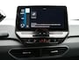 Volkswagen ID.3 First Plus 58 kWh incl afneembare trekhaak | SoH 92,9 % | Afneembare trekhaak | Apple Carplay | Navigatie | Voorstoelen verwarmd | Achteruitrij camera | Parkeersensoren voor en achter | Navigatie | Spraakbediening | Stuur verwarmd | W