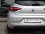 Renault Clio 1.6 E-Tech Hybrid 145 Equilibre | Automaat | Airco | Cruise Control | LED | Apple Carplay/Android Auto | Parkeer Sensoren | 16" Two Tone Velgen |