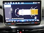 Volkswagen Golf 1.5 eTSI Life Edition GOAL 116 pk Automaat (DSG) | Verlengde garantie | Navigatie | Panoramadak | Parkeersensoren | Autom. airco (3 zones) | Stoelverwarming |
