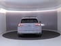 Volkswagen Golf 1.5 eTSI Life Edition GOAL 116 pk Automaat (DSG) | Verlengde garantie | Navigatie | Panoramadak | Parkeersensoren | Autom. airco (3 zones) | Stoelverwarming |