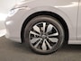 Volkswagen Golf 1.5 eTSI Life Edition GOAL 116 pk Automaat (DSG) | Verlengde garantie | Navigatie | Panoramadak | Parkeersensoren | Autom. airco (3 zones) | Stoelverwarming |