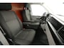 Volkswagen Transporter 2.0 TDI L2H1 140PK | Airco | Camera | Cruise | Carplay | 3 Zits | Trekhaak