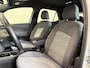 Volkswagen ID.3 Life 58 kWh SOH 92% Navigatie Apple Carplay Android Auto Parkeersensoren Adaptive Cruise Control Stoel- en stuurverwarming Climate Control