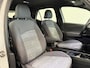 Volkswagen ID.3 Life 58 kWh SOH 92% Navigatie Apple Carplay Android Auto Parkeersensoren Adaptive Cruise Control Stoel- en stuurverwarming Climate Control
