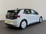 Volkswagen ID.3 Life 58 kWh SOH 92% Navigatie Apple Carplay Android Auto Parkeersensoren Adaptive Cruise Control Stoel- en stuurverwarming Climate Control