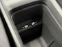 Volkswagen ID.3 Life 58 kWh SOH 92% Navigatie Apple Carplay Android Auto Parkeersensoren Adaptive Cruise Control Stoel- en stuurverwarming Climate Control