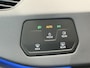 Volkswagen ID.3 Life 58 kWh SOH 92% Navigatie Apple Carplay Android Auto Parkeersensoren Adaptive Cruise Control Stoel- en stuurverwarming Climate Control